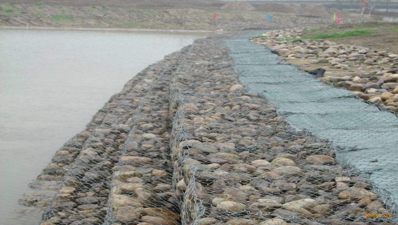 雷諾護(hù)墊生態(tài)護(hù)坡是如何施工的