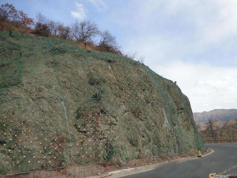 使用落石防護(hù)網(wǎng)防護(hù)對生態(tài)環(huán)境的影響