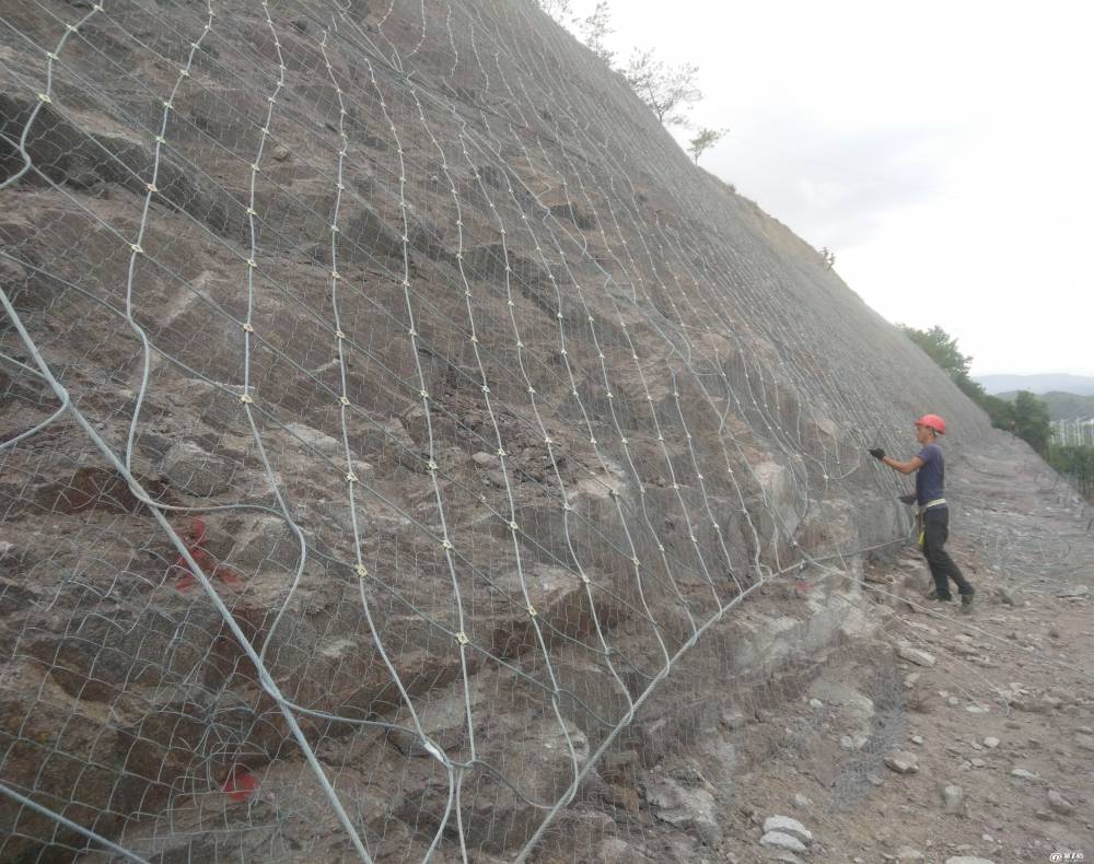 主動邊坡落石防護網(wǎng)如何使用效果比較好